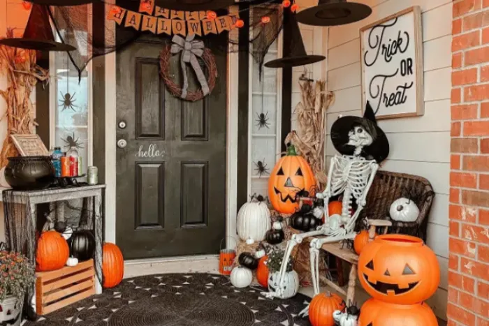 30 Fun & Easy Halloween Front Porch Ideas the Whole Family Will Love