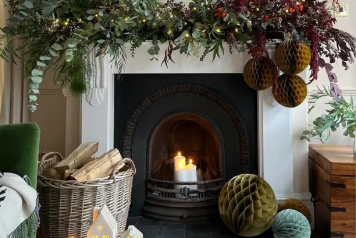 27 Christmas Fireplace Decorating Ideas That Make Family Nights Feel Extra Special