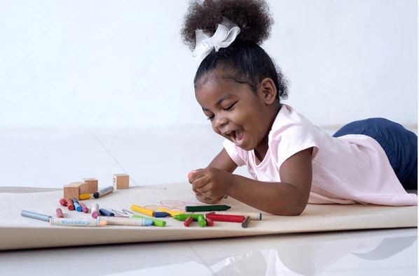 What Age Do Kids Learn How to Use Crayons and Colors?